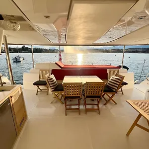 Floatinn Boat-bnb Botel