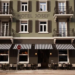 Boutique Josef Hotel